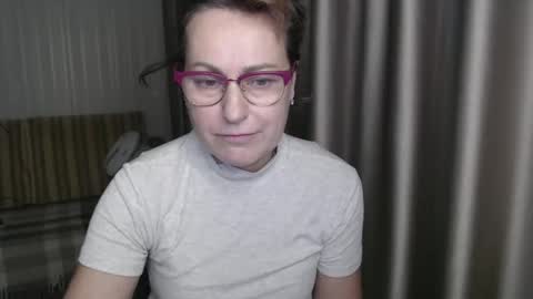 Snapshot of lauraoven1 chatting on 01/14/25, 05:45 Lauraoven1 online show from 01/14/25, 05:45