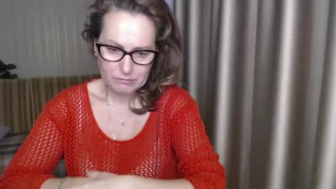 Snapshot of lauraoven1 chatting on 01/23/25, 07:00 Lauraoven1 online show from 01/23/25, 07:00