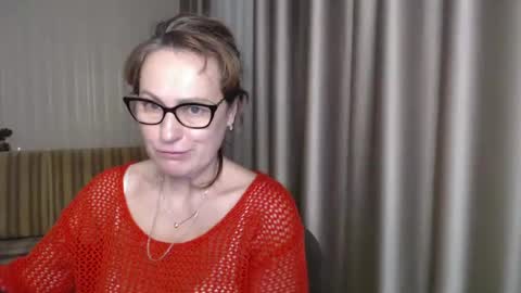 Snapshot of lauraoven1 chatting on 02/10/25, 05:30 Lauraoven1 online show from 02/10/25, 05:30