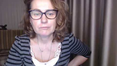 Snapshot of lauraoven1 chatting on 02/12/25, 06:09 Lauraoven1 online show from 02/12/25, 06:09