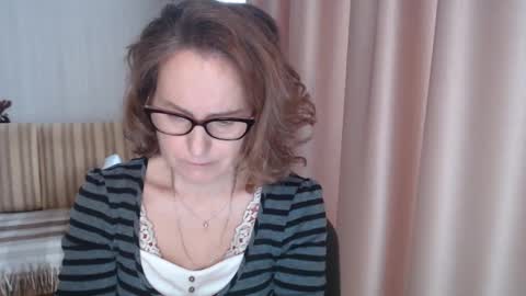 Snapshot of lauraoven1 chatting on 02/13/25, 09:09 Lauraoven1 online show from 02/13/25, 09:09