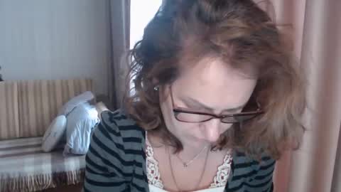 Snapshot of lauraoven1 chatting on 02/17/25, 09:24 Lauraoven1 online show from 02/17/25, 09:24