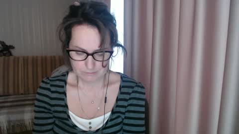 Snapshot of lauraoven1 chatting on 02/20/25, 01:30 Lauraoven1 online show from 02/20/25, 01:30