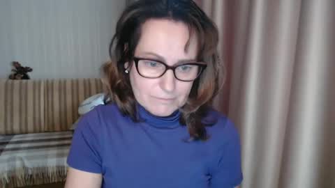 Snapshot of lauraoven1 chatting on 02/22/25, 01:46 Lauraoven1 online show from 02/22/25, 01:46