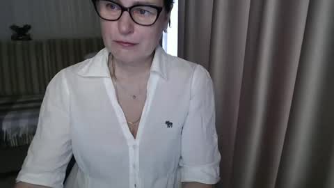 Snapshot of lauraoven1 chatting on 03/07/25, 07:41 Lauraoven1 online show from 03/07/25, 07:41