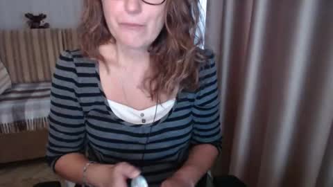 Snapshot of lauraoven1 chatting on 10/26/25, 08:31 Lauraoven1 online show from 10/26/25, 08:31