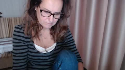 Snapshot of lauraoven1 chatting on 10/29/25, 08:16 Lauraoven1 online show from 10/29/25, 08:16