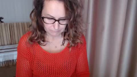 Snapshot of lauraoven1 chatting on 10/30/25, 08:05 Lauraoven1 online show from 10/30/25, 08:05