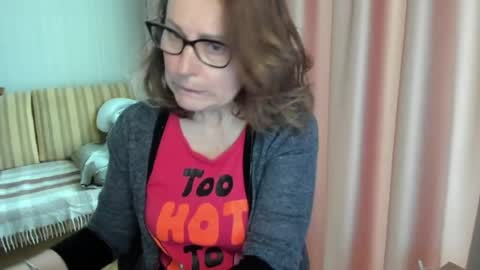Lauraoven1 online show from 05/15/26, 08:10