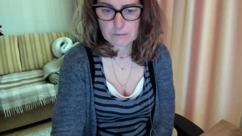 Lauraoven1 online show from 06/03/26, 07:22