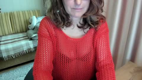 Lauraoven1 online show from 06/16/26, 07:00