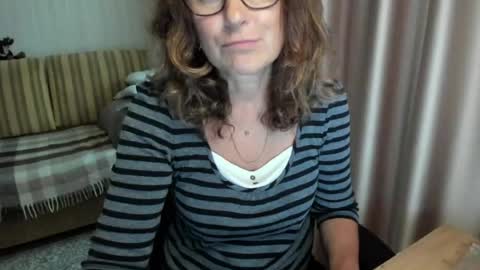 Lauraoven1 online show from 07/06/26, 03:03