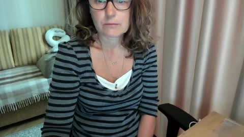 Lauraoven1 online show from 07/08/26, 07:13