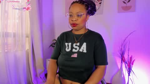 Snapshot of lauraricci_ chatting on 11/06/25, 02:40 Laurita Aries online show from 11/06/25, 02:40