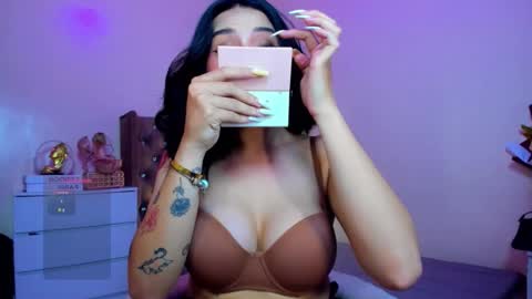 Snapshot of laurasinclair chatting on 03/01/26, 03:30 Your sweet Laura online show from 03/01/26, 03:30
