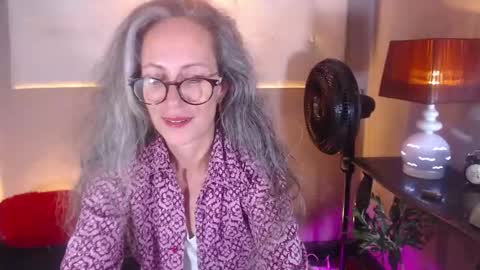 Laura Sofia online show from 02/03/26, 06:40
