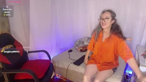 Laura Sofia online show from 04/15/26, 10:54