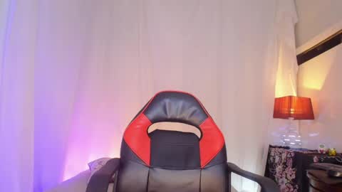 Laura Sofia online show from 06/06/26, 10:42
