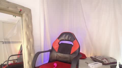 Laura Sofia online show from 06/24/26, 01:10