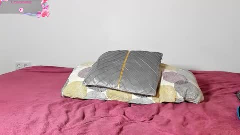 Laura Lara Sommer online show from 10/07/25, 06:16