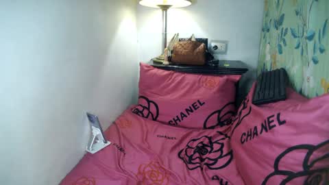 Belle online show from 03/02/25, 03:02