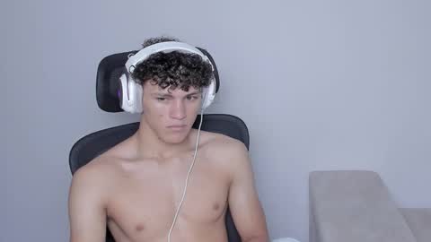 Laureent online show from 09/23/25, 07:17