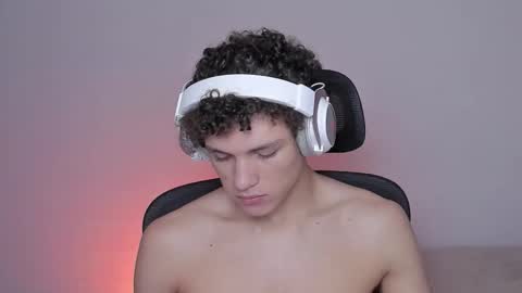 Laureent online show from 10/13/25, 07:08