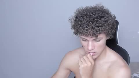 Laureent online show from 10/17/25, 08:44