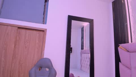 Snapshot of laurem_paulette chatting on 10/13/25, 07:58 Laurem online show from 10/13/25, 07:58