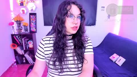 Snapshot of lauren_afrodita chatting on 01/01/25, 10:56 Im Lauren independent model online show from 01/01/25, 10:56