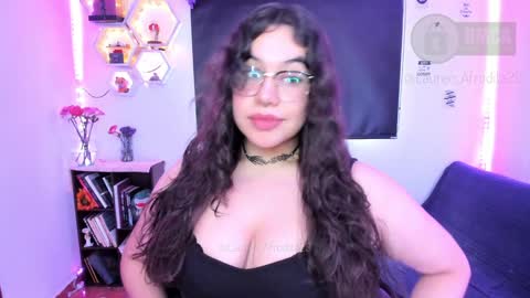 Snapshot of lauren_afrodita chatting on 01/25/25, 08:42 Im Lauren independent model online show from 01/25/25, 08:42