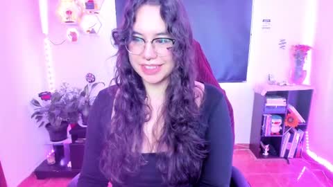 Snapshot of lauren_afrodita chatting on 02/22/25, 02:19 Im Lauren independent model online show from 02/22/25, 02:19