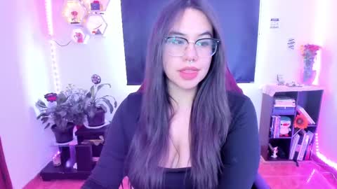 Snapshot of lauren_afrodita chatting on 02/22/25, 08:09 Im Lauren independent model online show from 02/22/25, 08:09
