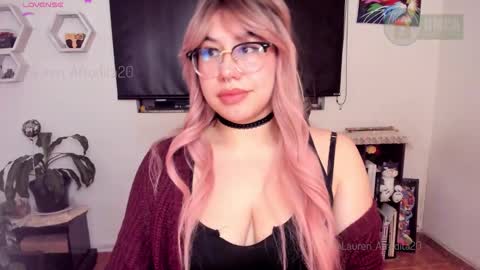 Snapshot of lauren_afrodita chatting on 09/27/25, 01:54 Im Lauren independent model online show from 09/27/25, 01:54