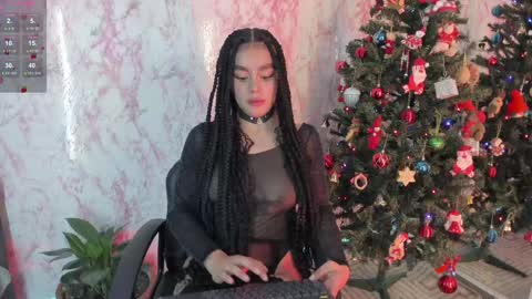 Snapshot of lauren_camila1 chatting on 12/27/24, 02:04 Lau online show from 12/27/24, 02:04