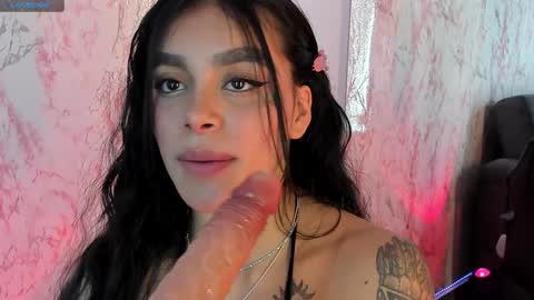 Snapshot of lauren_camila1 chatting on 01/30/25, 09:36 Lau online show from 01/30/25, 09:36