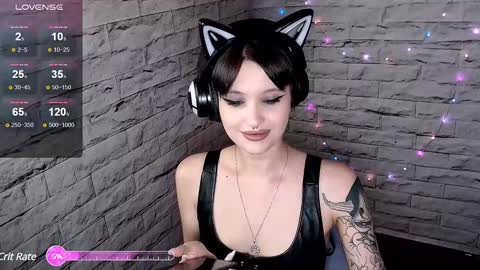 Snapshot of lauren_raquel chatting on 12/05/24, 05:06 Eva online show from 12/05/24, 05:06