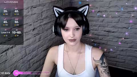 Snapshot of lauren_raquel chatting on 12/06/24, 05:33 Eva online show from 12/06/24, 05:33