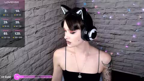 Snapshot of lauren_raquel chatting on 12/08/24, 07:32 Eva online show from 12/08/24, 07:32