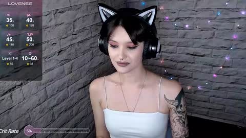Snapshot of lauren_raquel chatting on 12/10/24, 06:06 Eva online show from 12/10/24, 06:06
