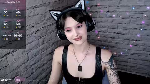 Snapshot of lauren_raquel chatting on 12/11/24, 05:26 Eva online show from 12/11/24, 05:26