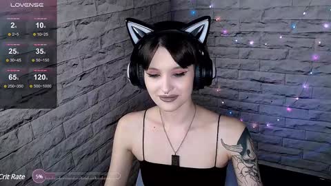 Snapshot of lauren_raquel chatting on 12/20/24, 05:40 Eva online show from 12/20/24, 05:40