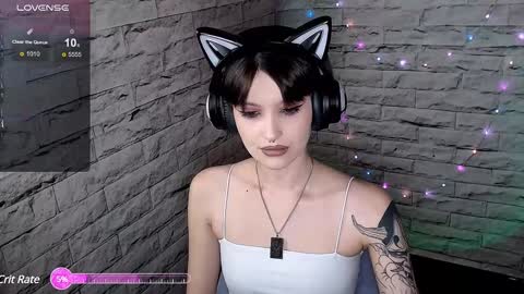 Snapshot of lauren_raquel chatting on 12/27/24, 05:16 Eva online show from 12/27/24, 05:16