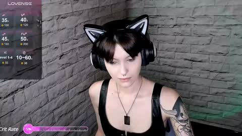 Snapshot of lauren_raquel chatting on 12/29/24, 02:42 Eva online show from 12/29/24, 02:42