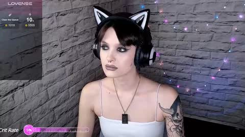 Snapshot of lauren_raquel chatting on 12/31/24, 03:20 Eva online show from 12/31/24, 03:20