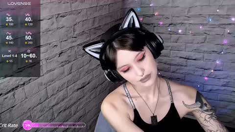Snapshot of lauren_raquel chatting on 01/06/25, 03:08 Eva online show from 01/06/25, 03:08