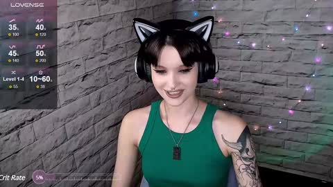 Snapshot of lauren_raquel chatting on 01/09/25, 06:26 Eva online show from 01/09/25, 06:26