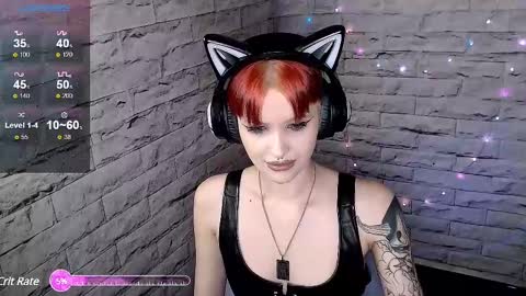 Snapshot of lauren_raquel chatting on 02/13/25, 06:27 Eva online show from 02/13/25, 06:27
