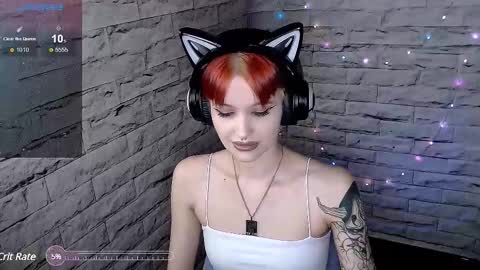 Snapshot of lauren_raquel chatting on 02/15/25, 04:45 Eva online show from 02/15/25, 04:45