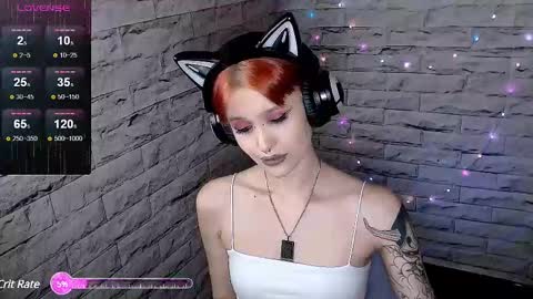 Snapshot of lauren_raquel chatting on 02/21/25, 08:05 Eva online show from 02/21/25, 08:05